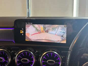 MERCEDES-BENZ A CLASS 1.3 A180 AMG Line