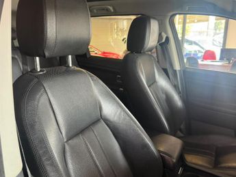 LAND ROVER DISCOVERY SPORT 2.0 TD4 HSE Black