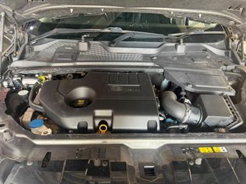 LAND ROVER DISCOVERY SPORT 2.0 TD4 HSE Black