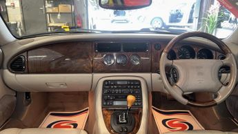 JAGUAR XKR 4.0 Supercharged Petrol Automatic Silver Coupe 2dr LEATHER+CLASS