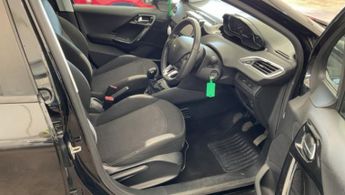 PEUGEOT 208 1.2 PureTech Active Black 5dr LOW TAX+8 STAMPS+1 KEEPER