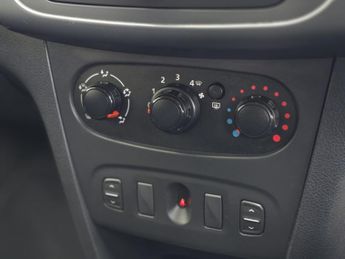 DACIA SANDERO 1.2 Ambiance 1.2 16V 75