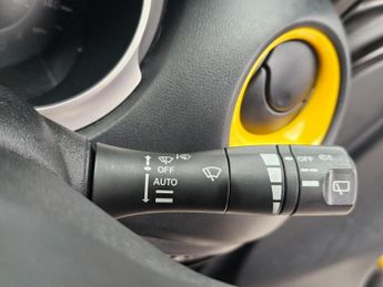 NISSAN JUKE 1.6 Tekna XTRON Euro 6 5dr