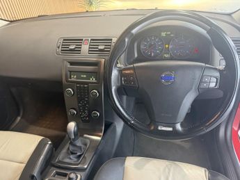 VOLVO C30 1.6 D2 R-Design