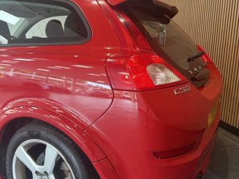 VOLVO C30 1.6 D2 R-Design