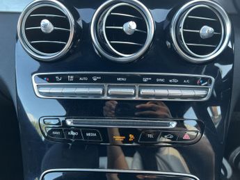 MERCEDES-BENZ C CLASS 2.1 C220d AMG Line
