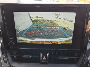 TOYOTA COROLLA 1.8 VVT-h PETROL HYBRID COMMERCIAL VAN