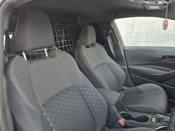 TOYOTA COROLLA 1.8 VVT-h PETROL HYBRID COMMERCIAL VAN