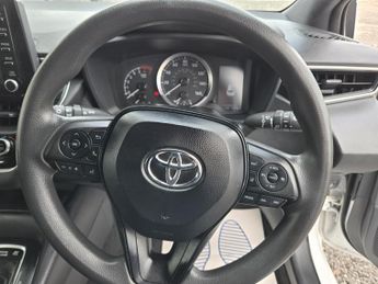 TOYOTA COROLLA 1.8 VVT-h COMMERCIAL VAN Euro 6