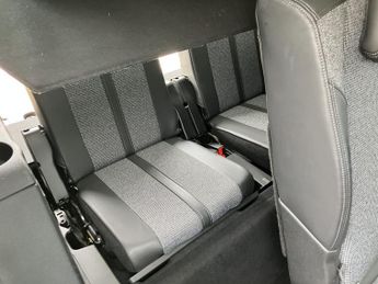 PEUGEOT 5008 1.5 BlueHDi Allure Automatic
