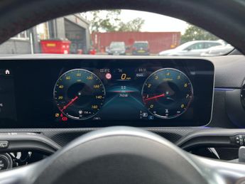 MERCEDES-BENZ A CLASS 1.3 A200 AMG Line