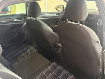 VOLKSWAGEN GOLF 2.0 TDI BlueMotion Tech GTD