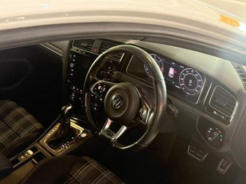 VOLKSWAGEN GOLF 2.0 TDI BlueMotion Tech GTD