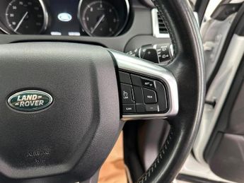 LAND ROVER DISCOVERY SPORT 2.0 TD4 SE Tech Auto 4WD Euro 6 (s/s) 5dr