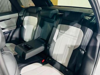 LAND ROVER RANGE ROVER EVOQUE 2.0 D240 R-Dynamic HSE Auto 4WD Euro 6 (s/s) 5dr