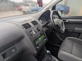 VOLKSWAGEN TOURAN 1.6 TDI SE DSG Euro 5 5dr