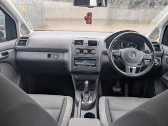 VOLKSWAGEN TOURAN 1.6 TDI SE DSG Euro 5 5dr