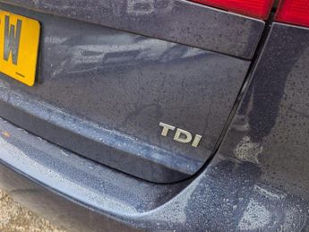 VOLKSWAGEN TOURAN 1.6 TDI SE DSG Euro 5 5dr
