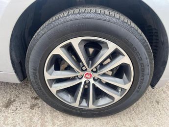 JAGUAR F-PACE 2.0 D180 R-Sport Auto AWD Euro 6 (s/s) 5dr