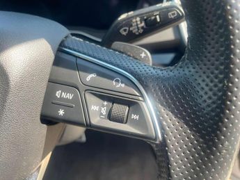 AUDI Q5 2.0 TDI 40 S line S Tronic quattro Euro 6 (s/s) 5dr