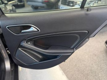 MERCEDES-BENZ GLA 2.1 GLA200d Sport