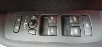 VOLVO V40 2.0 SE D2