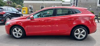 VOLVO V40 2.0 SE D2