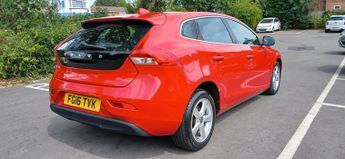 VOLVO V40 2.0 SE D2