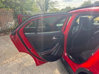 MERCEDES-BENZ GLA 1.6 GLA200 AMG Line Edition