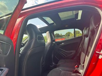 MERCEDES-BENZ GLA 1.6 GLA200 AMG Line Edition