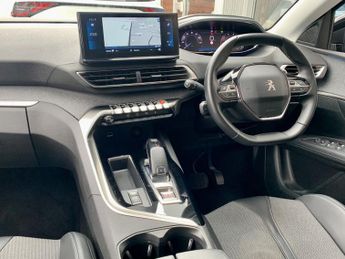 PEUGEOT 3008 1.5 BlueHDi Allure Premium