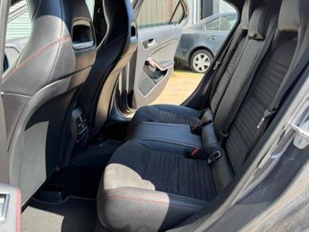 MERCEDES-BENZ A CLASS 1.5 A180d AMG Line