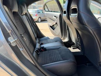 MERCEDES-BENZ A CLASS 1.5 A180d AMG Line