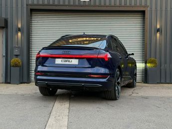 AUDI E-TRON 55 Vorsprung
