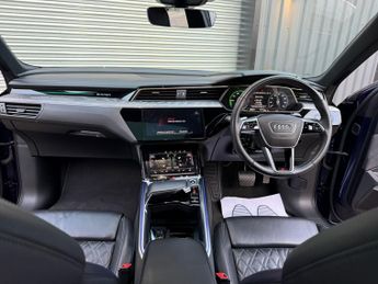 AUDI E-TRON 55 Vorsprung