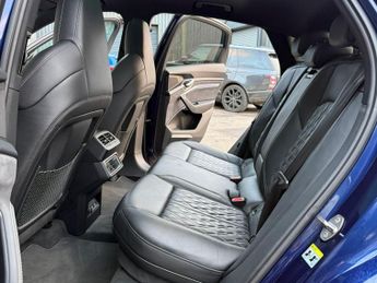 AUDI E-TRON 55 Vorsprung