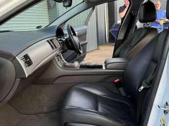 JAGUAR XF 2.2 d Luxury