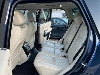 LAND ROVER RANGE ROVER 4.4 SD V8 Vogue SE