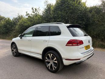 VOLKSWAGEN TOUAREG 3.0 TDI V6 BlueMotion Tech R-Line