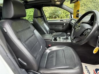 VOLKSWAGEN TOUAREG 3.0 TDI V6 BlueMotion Tech R-Line