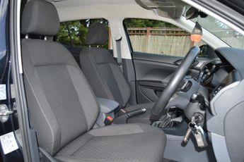 VOLKSWAGEN T-CROSS 1.0 TSI SE