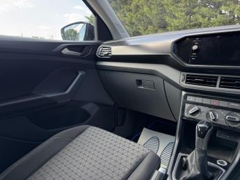 VOLKSWAGEN T-CROSS 1.0 TSI SE