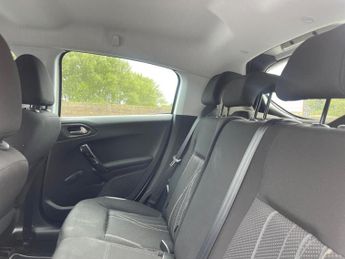 PEUGEOT 208 1.4 e-HDi Active EGC Euro 5 (s/s) 5dr