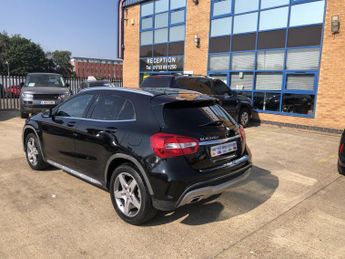 MERCEDES-BENZ GLA 2.1 GLA220d AMG Line