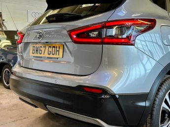 NISSAN QASHQAI 1.2 DIG-T N-Connecta XTRON Euro 6 (s/s) 5dr