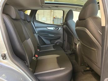 NISSAN QASHQAI 1.2 DIG-T N-Connecta XTRON Euro 6 (s/s) 5dr