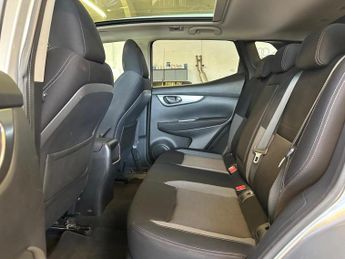 NISSAN QASHQAI 1.2 DIG-T N-Connecta XTRON Euro 6 (s/s) 5dr