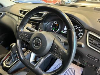 NISSAN QASHQAI 1.2 DIG-T N-Connecta XTRON Euro 6 (s/s) 5dr