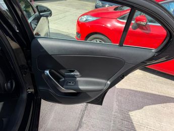 MERCEDES-BENZ A CLASS 1.5 A180d Sport