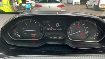 PEUGEOT 208 1.2 PureTech Allure Black 5dr 7 STAMPS